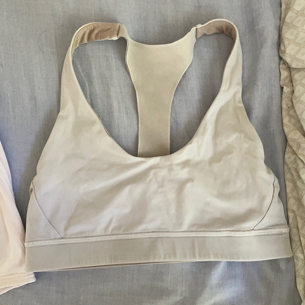 Lululemon sports bra